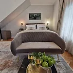 Pensión Merla Luxury Split