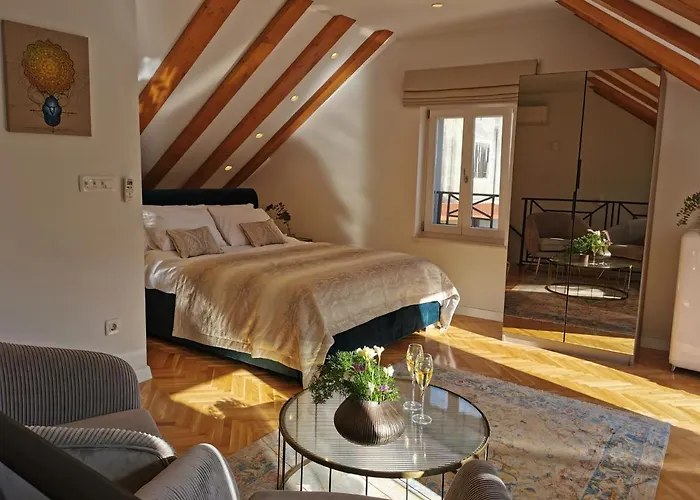 Merla Luxury Guest house