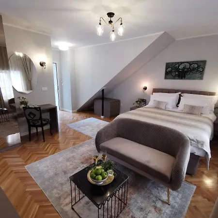Merla Luxury سبليت
